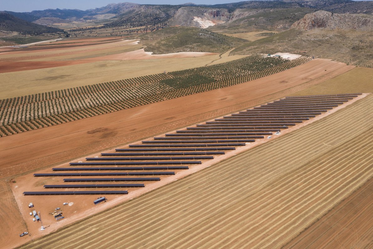 Aquila Capital Solar PV Asset in Darro landscape